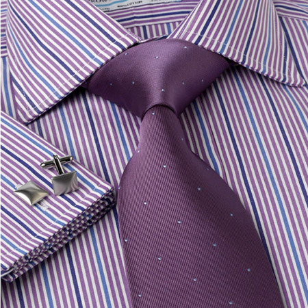 ربطة عنق يابانية تتحول إلى وسادة للقيلولة Image